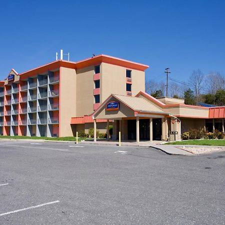 Howard Johnson By Wyndham Lexington Exterior foto